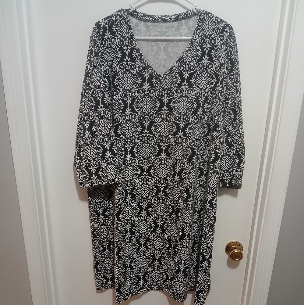 Elegant Black and White Patterned Dress